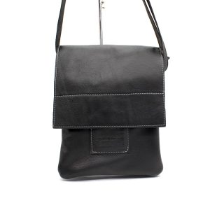 Черна мъжка чанта през рамо естествена кожа 8799