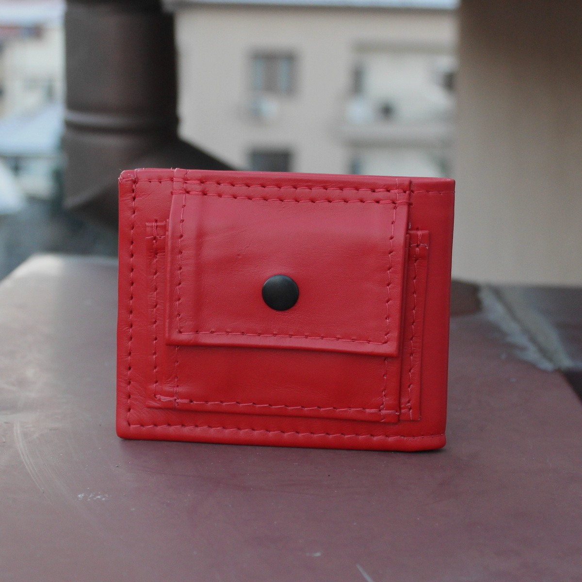 унисекс кожен портфейл червен с външен монетник - отзад