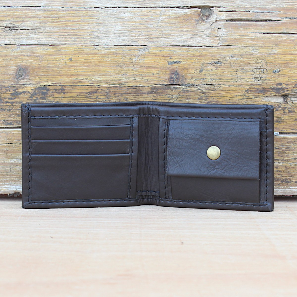 Ръчно Изработен Кожен Портфейл с Гравиране Ръчно Изработен Кожен Портфейл с Гравиране 1