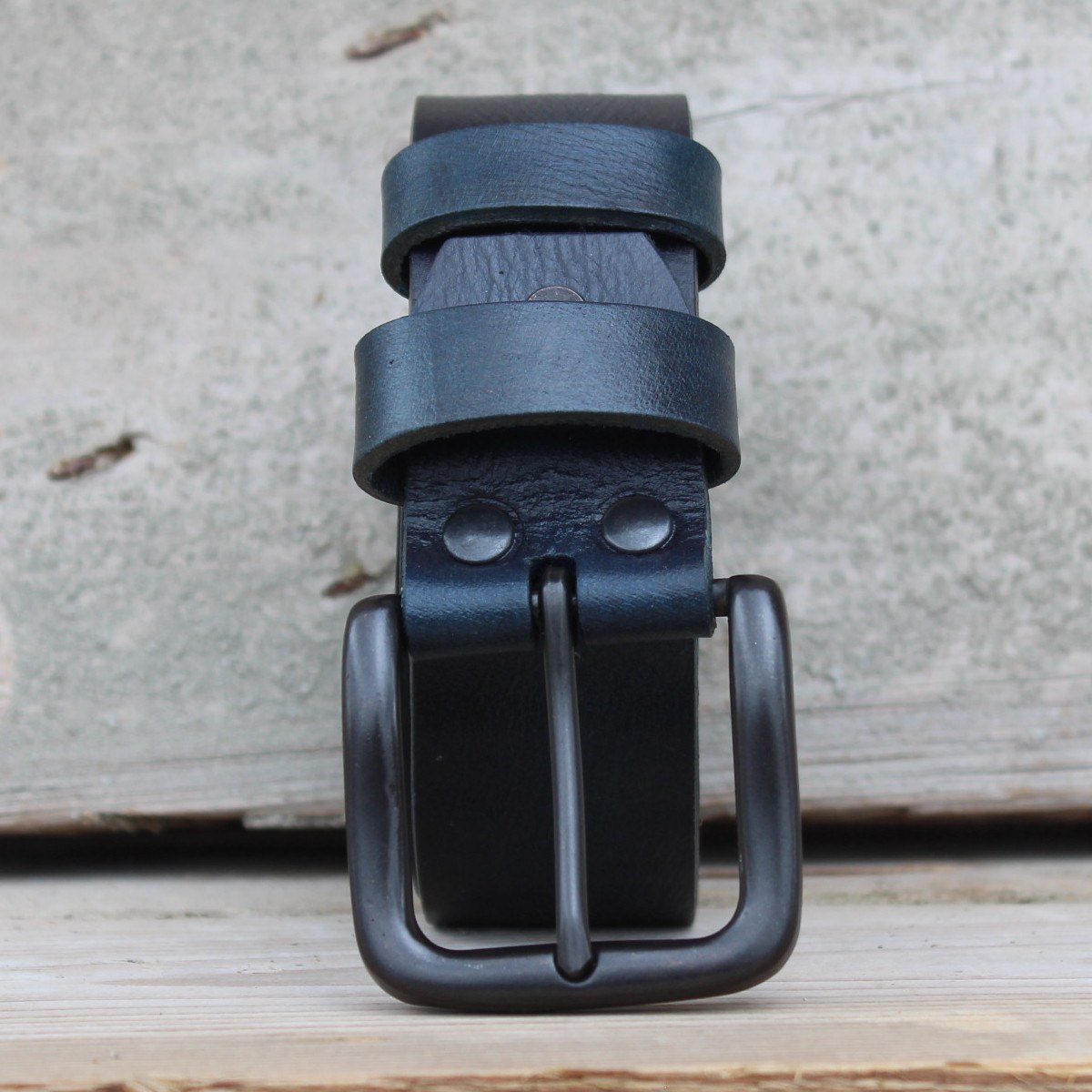 Ръчно Изработен Тъмносин Колан с Уникален Ефект