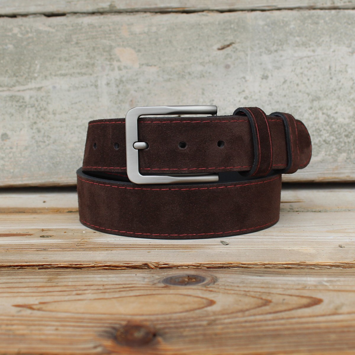 Кафяв Велурен Колан с Червен Шев Кафяв Велурен Колан с Червен Шев 2